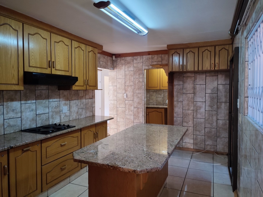 4 Bedroom Property for Sale in Fleurdal Free State